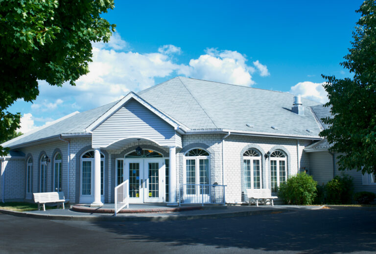 Queenswood Villa Retirement Community in Orléans - Spring Living Retirement Communities Ontario