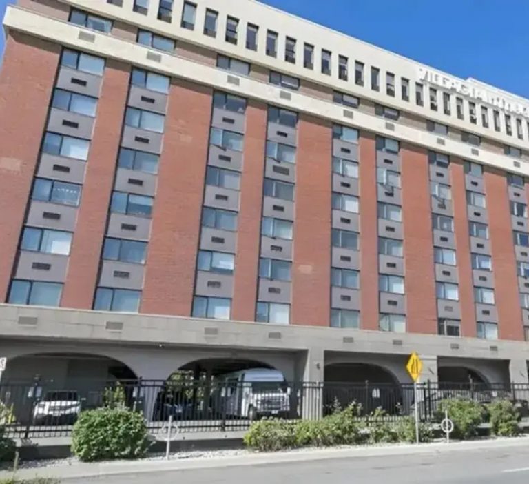 The entrance to Villagia in The Glebe assisted living in Ottawa, Ontario. We have plenty of parking for residents and visitors. Our entrance is wheelchair accessible and features a car drop off so you’ll never have to walk further than you want to.