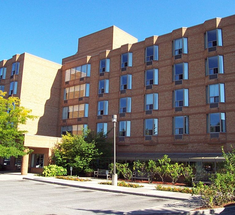 Cedarcroft Place Retirement Community in Oshawa - Spring Living Retirement Communities Ontario