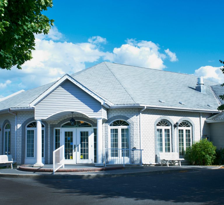 Queenswood Villa Retirement Community in Orléans - Spring Living Retirement Communities Ontario